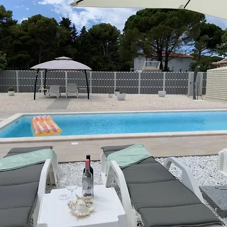 Azur Pearl With Free Ev Ch-station *