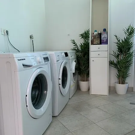 Azur Pearl Apartman Valbandon