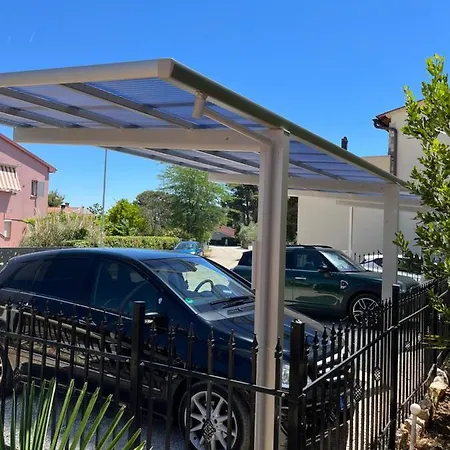 Azur Pearl With Free Ev Ch-station Apartamento Valbandon