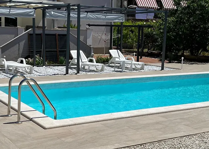 Azur Pearl With Free Ev Ch-station *