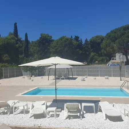 Apartment Azur Pearl With Free Ev Ch-station *