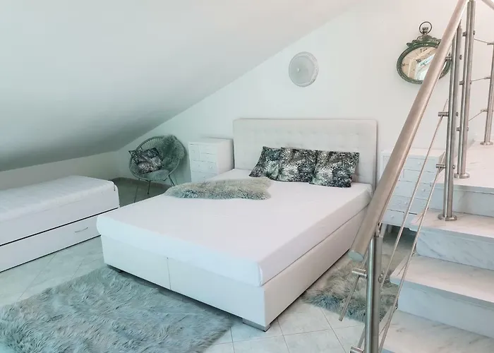 Azur Pearl With Free Ev Ch-station Apartament *